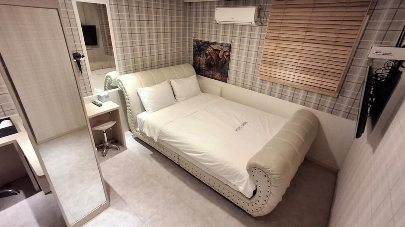 Shine Hotel