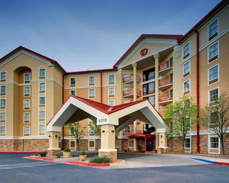 Drury Inn & Suites Albuquerque North - Albuquerque - Toà nhà