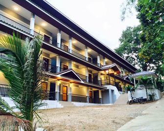 Boonserm Termsuk - Sangkhla Buri - Edificio