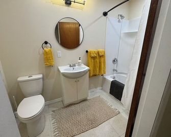 Private House. Close to everything! - Kamloops