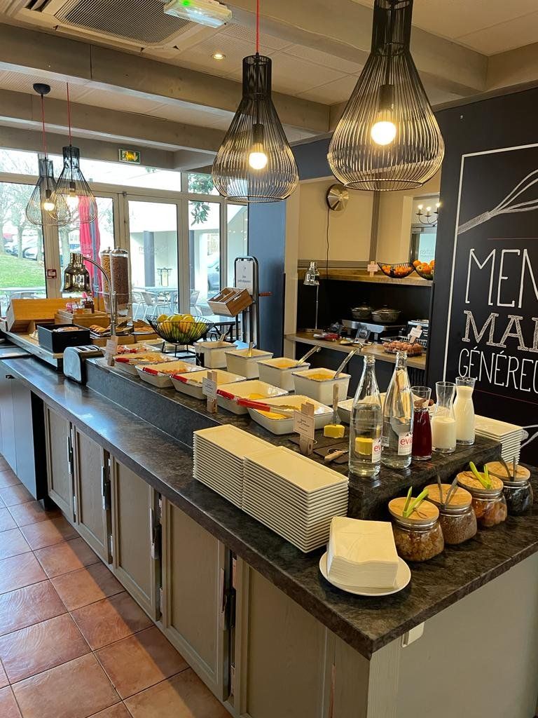 B&B HOTEL Orly Rungis Aeroport 3 Etoiles - Rungis - Buffet