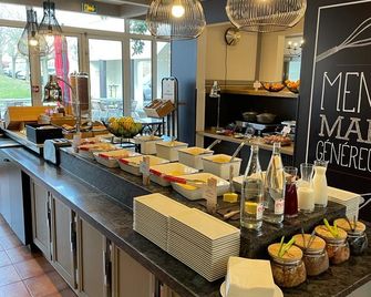 B&B HOTEL Orly Rungis Aeroport 3 Etoiles - Rungis - Buffet