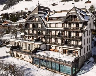 Luxury 4 bed apartment, panoramic mountain views, 5 Spa Facilities - sleeps 8 - Lavey-Morcles - Edificio