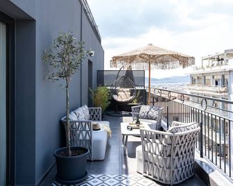 Play Theatrou Athens - Atenas - Balcón