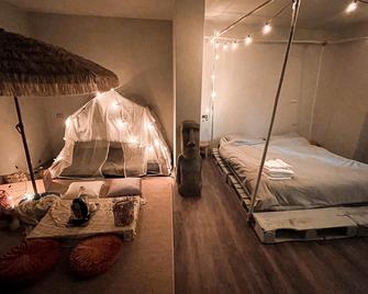 Woods Inn - Jiaoxi Township - Bedroom