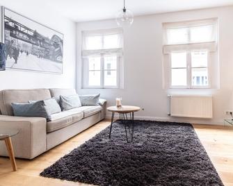 cruwzo I Apartments in Wuppertal - Wuppertal - Oturma odası