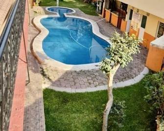 Hotel Plateados Oaxtepec - Oaxtepec - Басейн