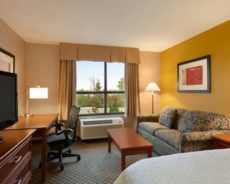 Hampton Inn & Suites by Hilton Langley-Surrey - Surrey - Living room