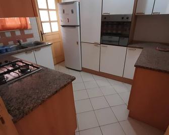 Tunis La Soukra: Luxurious Apartment (F4) in a private and secure residence - Ariana - Cuisine