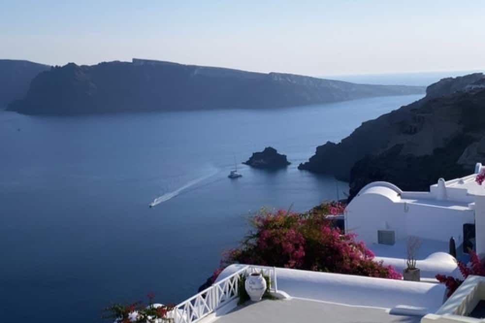 أويا م موريز سويتس - أويا - شرفة