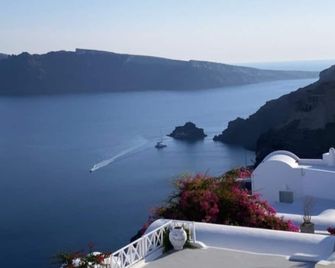 أويا م موريز سويتس - أويا - شرفة