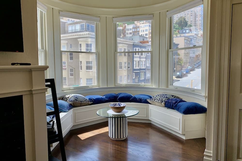 Beautiful North Beach-Russian Hill 2br + Office 2ba Gem! - سان فرانسسكو - غرفة معيشة