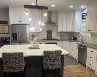 The Getaway - Taylor - Kitchen