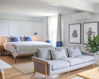 Great Island Inn - King Studio Apartment - Garden View - New Castle - Bedroom