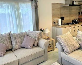 Rockley Park Private Holiday Homes - Poole - Living room