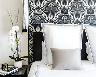 The Mayfair Hotel - Los Angeles - Bedroom