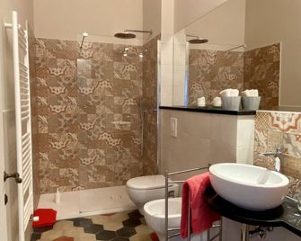 A Path Of Relaxation And History Between Vineyards And Olive Trees - Montaione