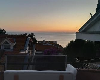 Görkemli Hotel - Büyükada - Balcón
