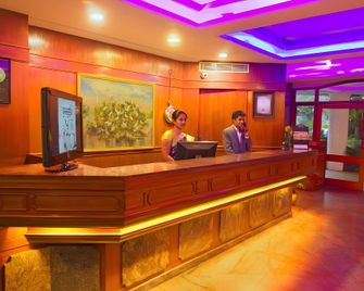 I-Roomz Maya's Kings Kourt - מיסור - דלפק קבלה