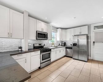 The Blissful In Between - Chicago - Kitchen