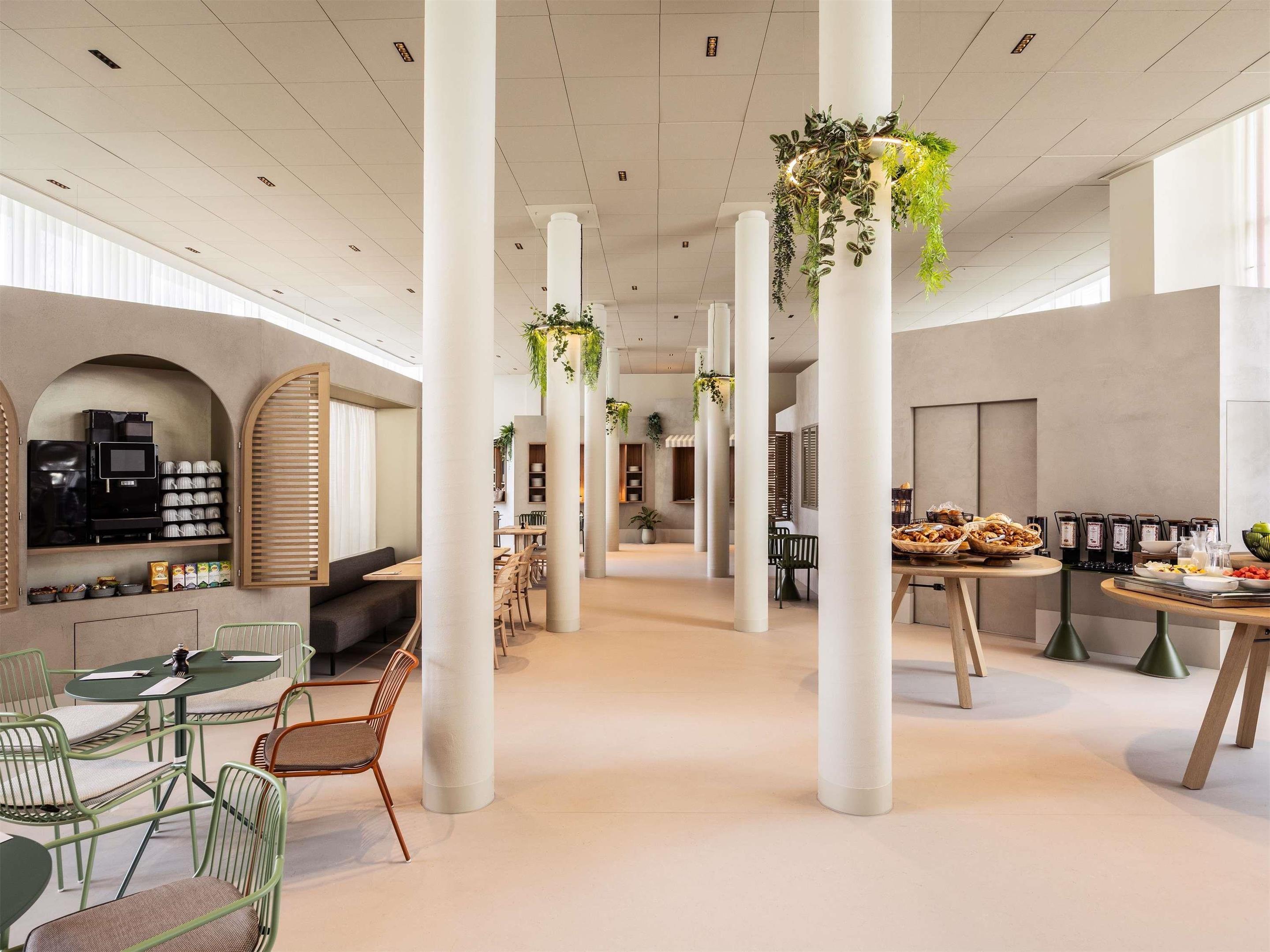 إيبيس ستايلز بروج سنتروم