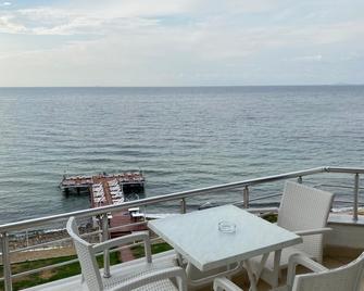 Grand Koru Otel Beach - Cinarcik - Balkon