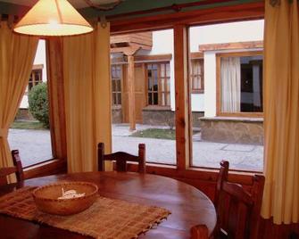Apart Manantial Del Valle - San Martín de los Andes - Dining room