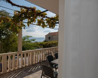 Villa Livia Apartments - Bol - Balcón