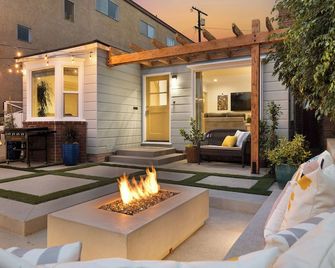 Vintage Boho Beach Cottage - לונג ביץ' - פטיו