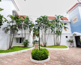Shelter Beach Resort - Semmanjeri - Building