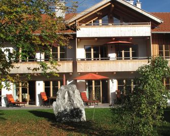 Ferienlandhaus Alpinum - Lenggries - Gebäude