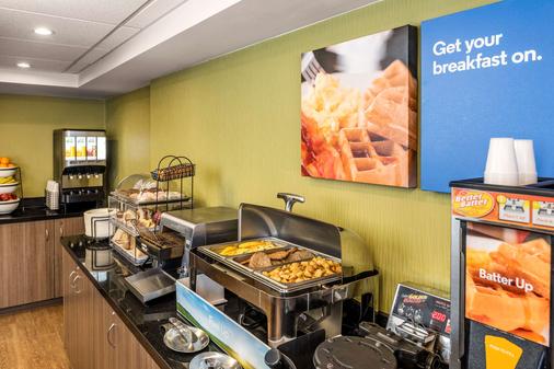 Comfort Inn Airport 5 510 8 0 9 9 Winnipeg Hotel