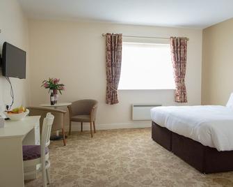 Kilkee Bay Hotel - Kilkee - Bedroom