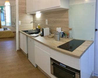 Le Skandi - 28 m² rénové entre gare & centre-ville - Vichy - Kitchen