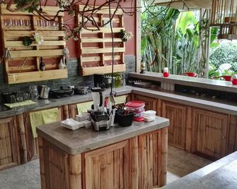 L'Étoile Celeste Lodge - Katira - Cocina