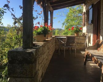 A picturesque cottage in the countryside near Montcuq .. - Montcuq-en-Quercy-Blanc - Patio