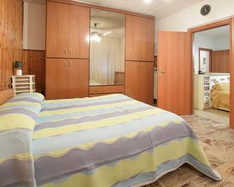 Beautiful apartment in Roccaspinalveti - Villa Santa Maria - Bedroom