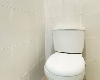 Grand Safari Hotel - Lumut - Badkamer