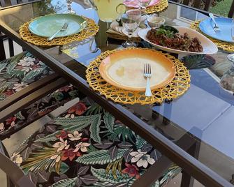 Home in the North Phoenix desert hills\nGreat for families and multiple couples. - Anthem - Restaurant