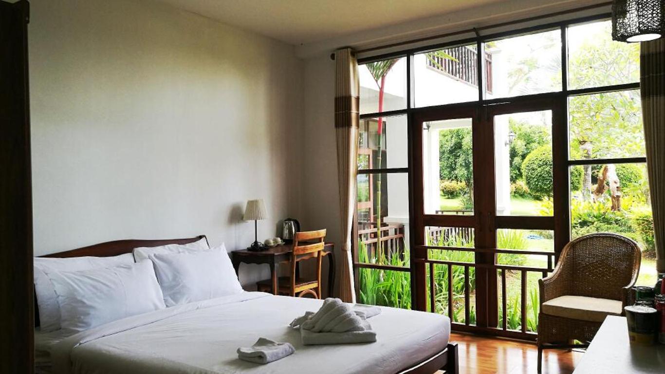 Gin's Maekhong View Resort & Spa