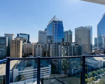 2br Uptown Charlotte Furnished Apartments 2 Bedroom Apts by RedAwning - Charlotte - Balcó