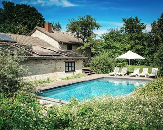 Archaeopteryx House - unique in the nature park - Solnhofen - Piscina