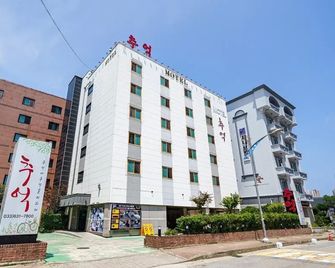 Motel Choo Eok - Sokcho - Building