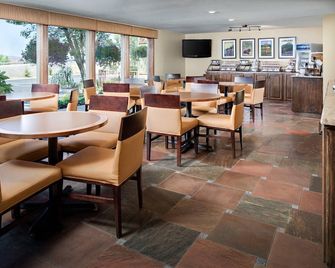 Comfort Inn & Suites - אשלנד - מסעדה