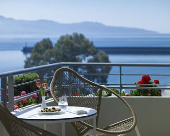 Pharae Palace - Kalamata - Balcón