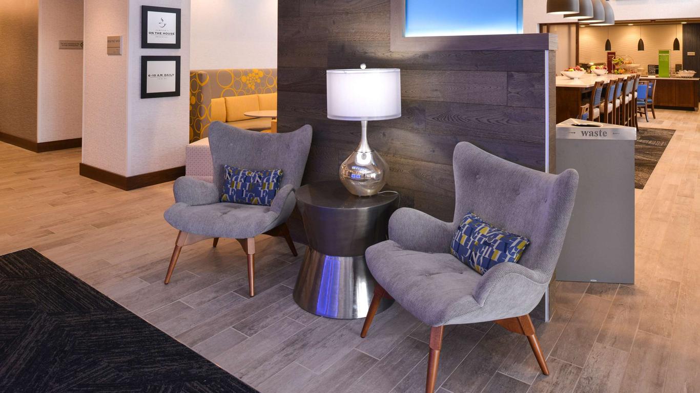 Hampton Inn & Suites Cincinnati-Mason