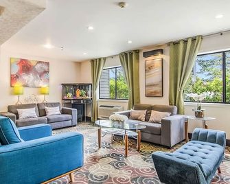 Experience Guesthouse Poulsbo! Free Parking, Pets Allowed - Poulsbo - Sala de estar