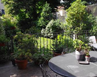 Teodora B&B - Milán - Patio