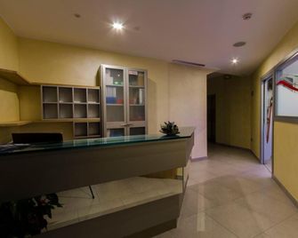 Mito Hotel - Châtillon - Receptie