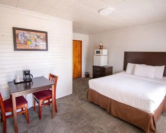 Superior Motel & Suites - Munising - Chambre